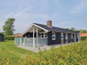 Three-Bedroom Holiday Home in Juelsminde